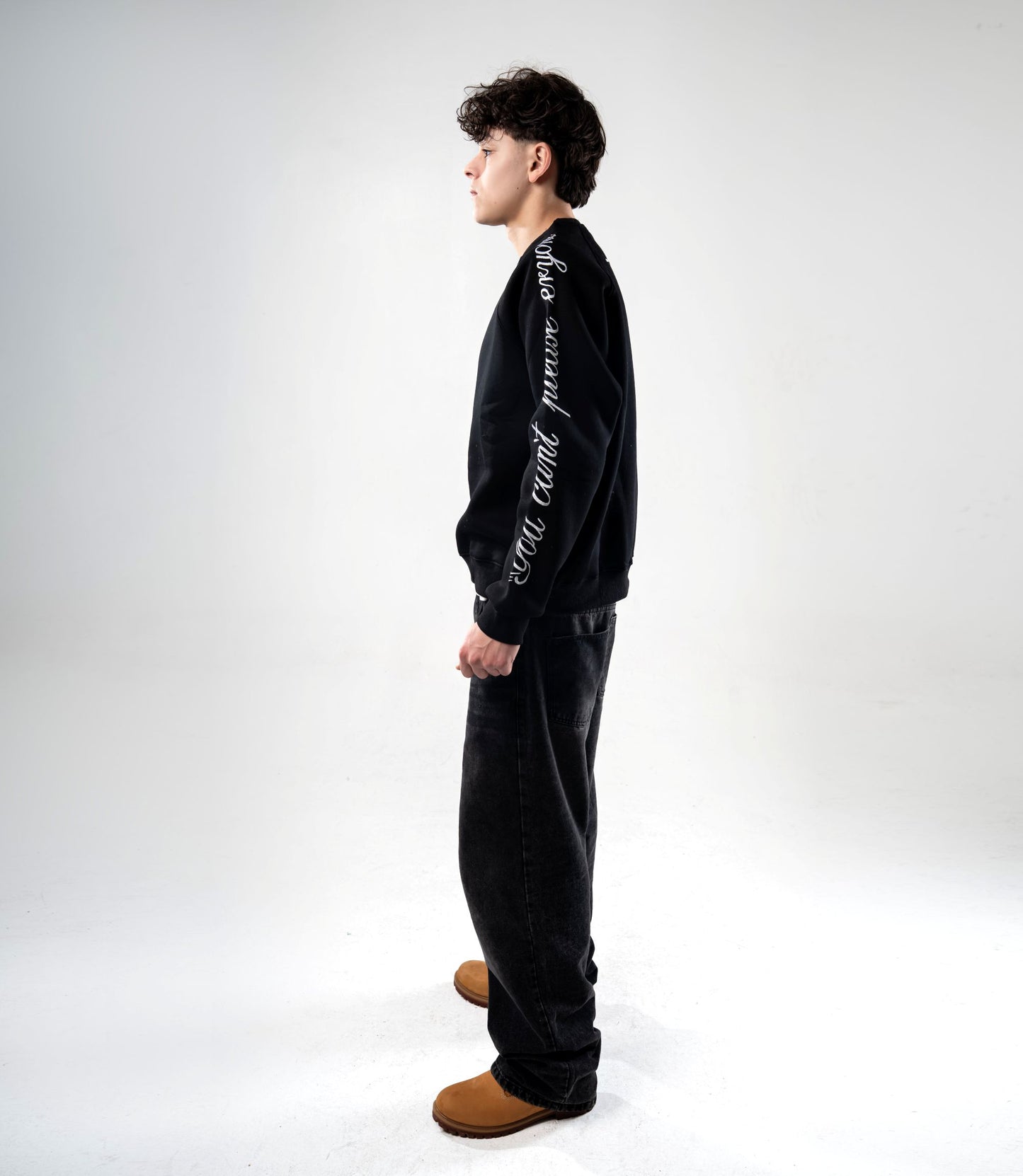 CREW-NECK EMBROIDERY BLACK