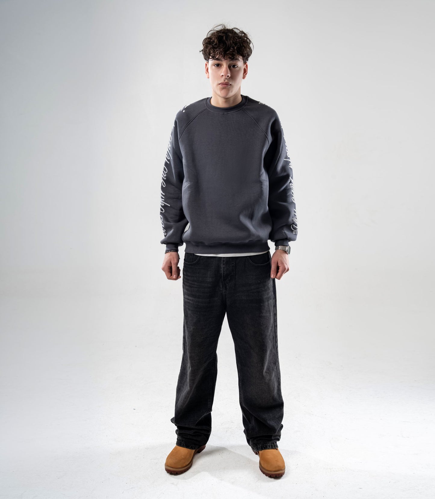 CREW-NECK EMBROIDERY CHARCOAL